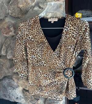 Notations Women's Size M Leopard Print Faux Wrap Top Vintage Mob Wives